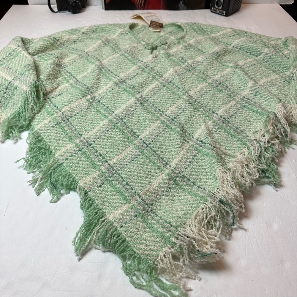 Boyne Valley Weavers Shawl NWT - Picture 2 of 12